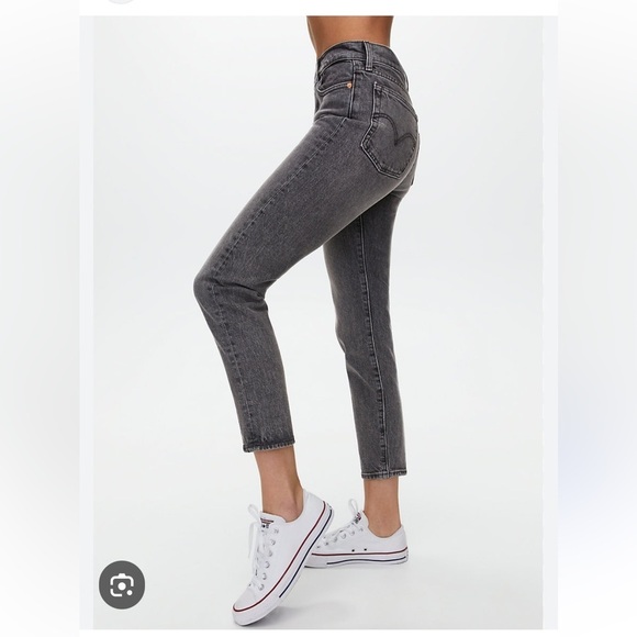 LEVI's Wedgie High Rise Tapered Straight Fit Icon Jeans Washed Black Size 29 - Picture 3 of 15